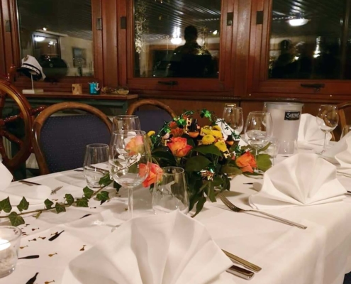 Höchster-Geschichtsverein-Jahresabschlussfeier-2019-Schlott-Tisch