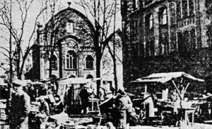 Der Höchster Markt und die 1905 errichtete Synagoge. Aufnahme von 1923.